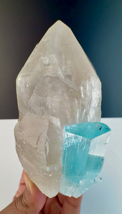 Aquamarine with Quartz from Pakistan, 688 gram