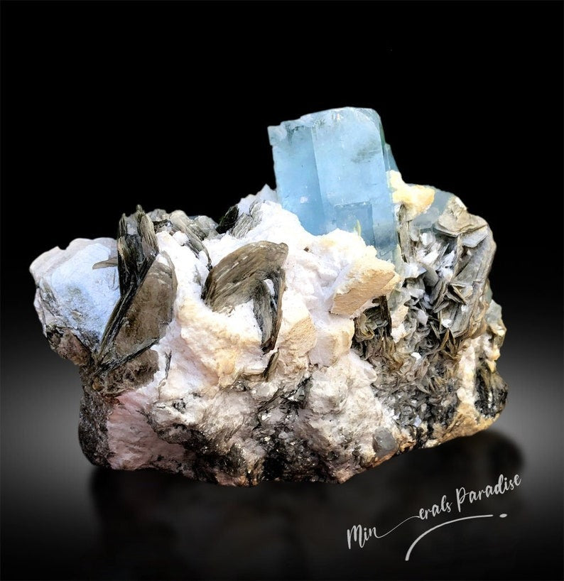 Natural Aquamarine Crystals with Muscovite Mica, Aquamarine Cluster, Aquamarine Specimen, Aquamarine for sale 922 Gram