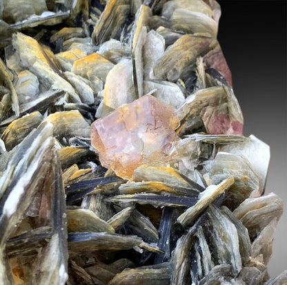 Aquamarine Crystal with Pink Fluorite and Muscovite Mica, Aquamarine Specimen, Aquamarine for sale, Fluorite Crystals, Mineral Specimen-5290 Gram
