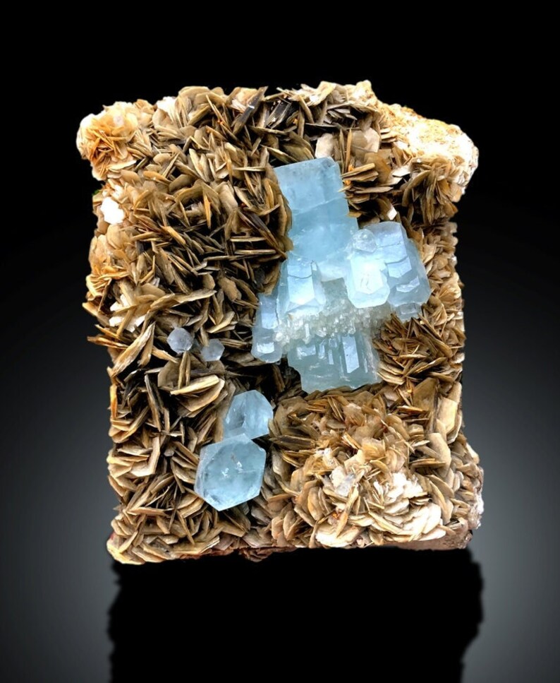 Museum Grade Aquamarine Specimen | Aquamarine Crystals Cluster | Aquamarine stone | Aquamarine for sale | Mineral Specimen | Muscovite Mica- 7.5 kg