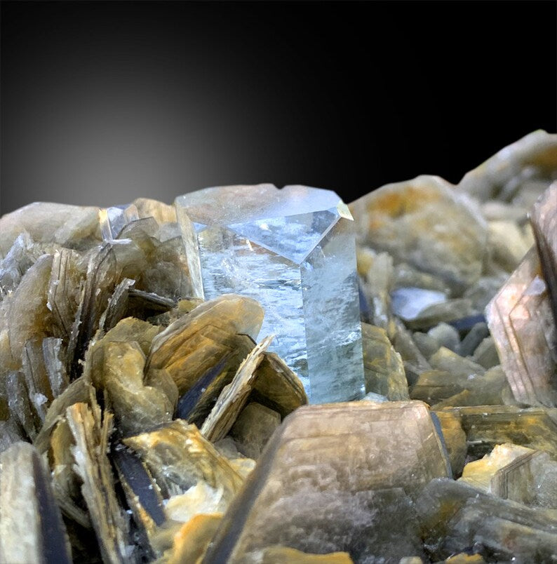 Aquamarine Crystal with Pink Fluorite and Muscovite Mica, Aquamarine Specimen, Aquamarine for sale, Fluorite Crystals, Mineral Specimen-5290 Gram