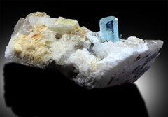 Natural Aquamarine Crystal with Quartz and Albite from Shigar Pakistan - 329 g , 109*70*50 mm