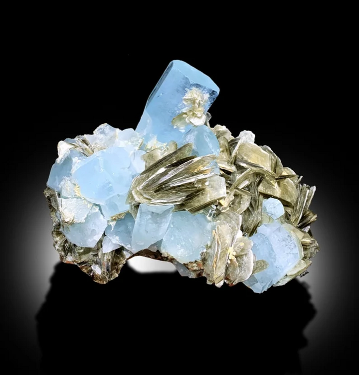 Aquamarine Cluster, Aquamarine Crystals with Mica, Aquamarine Specimen, Muscovite Mica, Crystal Cluster, Mineral Specimen, 830 gram