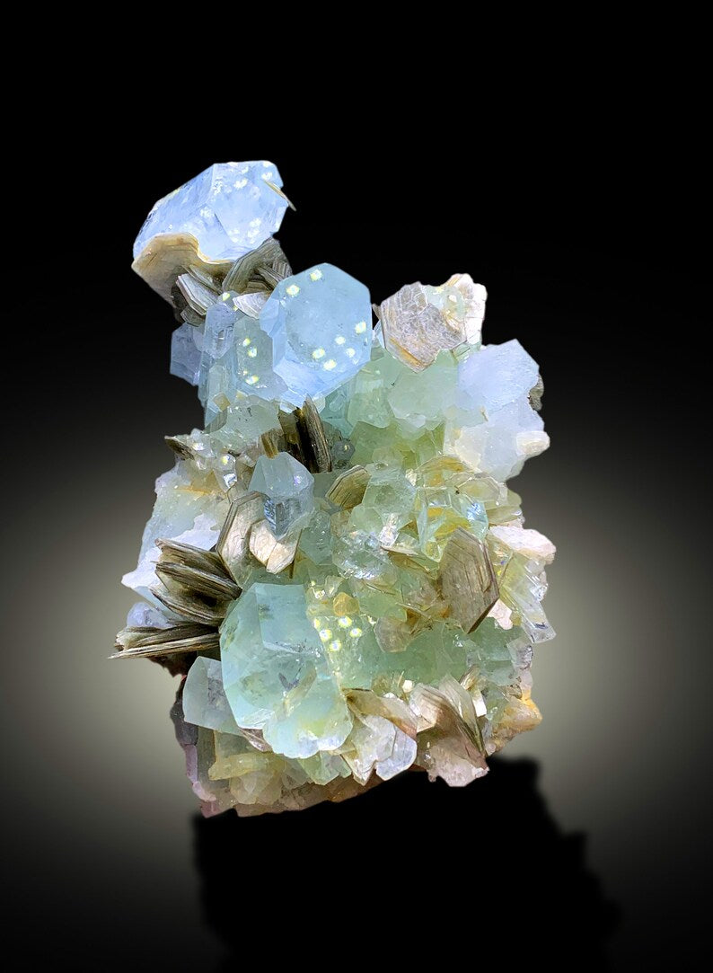 Natural Blue Color Aquamarine Cluster with Muscovite Mica, Aquamarine Bunch, Aquamarine from Nagar valley Gilgit Pakistan - 510 gram