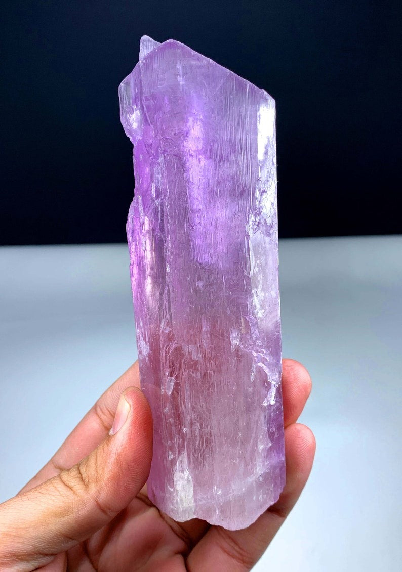 Natural Pink Color Kunzite Crystal, Raw Kunzite Stone, Crystal Sepcimen, Kunzite Gemstone, Kunzite Crystal from Afgahnistan - 417 gram