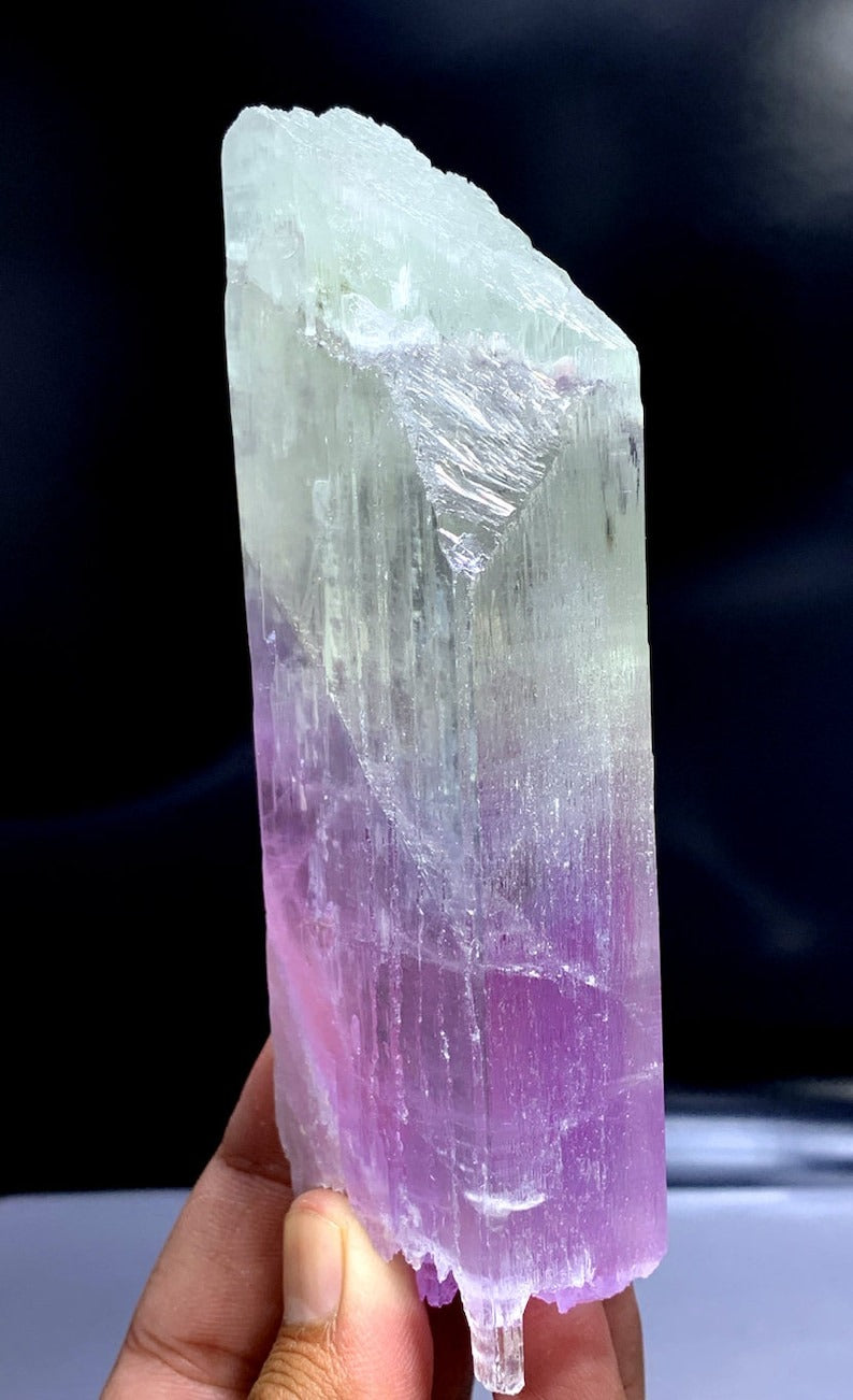 Bicolor Kunzite Crystal, Natural Kunzite, Kunzite stone, Pink Kunzite, Kunzite for sale, Raw Kunzite, Mineral Specimen, Healing Stone, 449 g