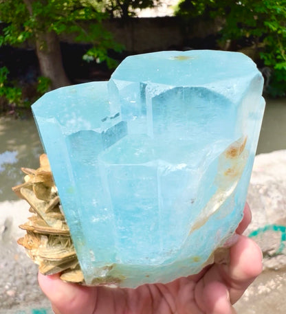 Aquamarine with Muscovite Mica from Pakistan, 543 gram