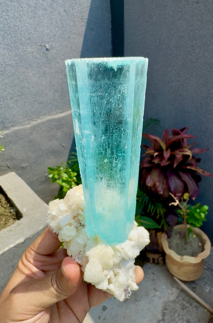 Aquamarine specimen from Pakistan, 570 gram