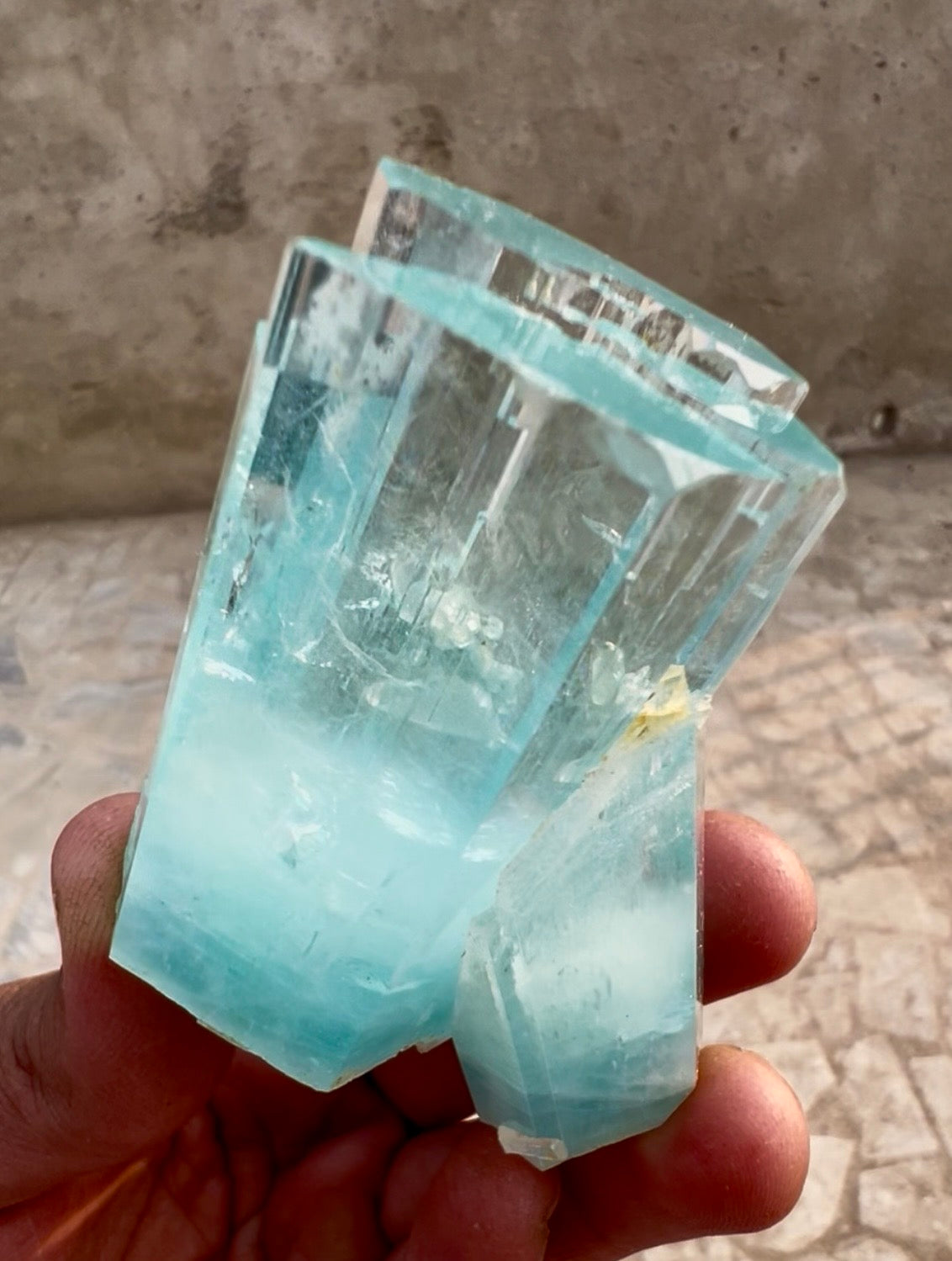 Aquamarine crystal from Pakistan, 166 gram