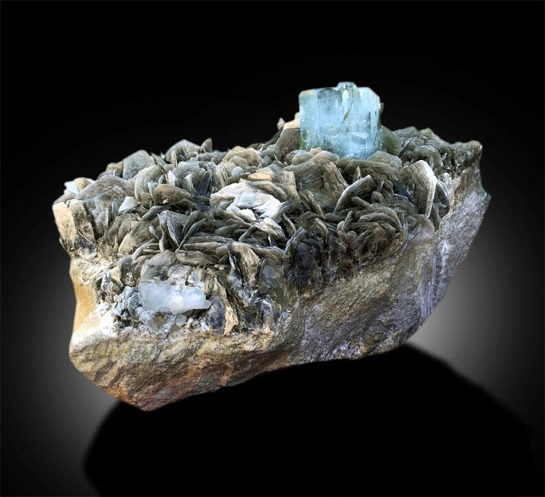 Natural Aquamarine Crystals with Muscovite Mica, Aquamarine Specimen, Top Grade Aquamarine from Pakistan, 8.5 kg, 260*175*135 mm