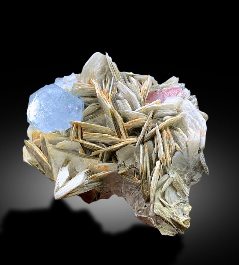 Natural Blue Color Aquamarine with Pink Apatite and Muscovite Mica, Aquamarine Specimen from Gilgit Baltistan, Pakistan - 261 gram