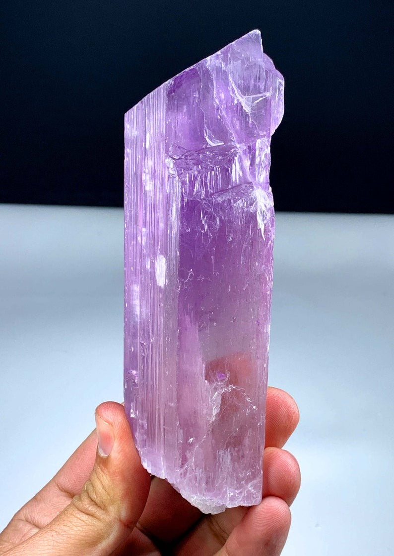 Natural Pink Color Kunzite Crystal, Raw Kunzite Stone, Crystal Sepcimen, Kunzite Gemstone, Kunzite Crystal from Afgahnistan - 417 gram