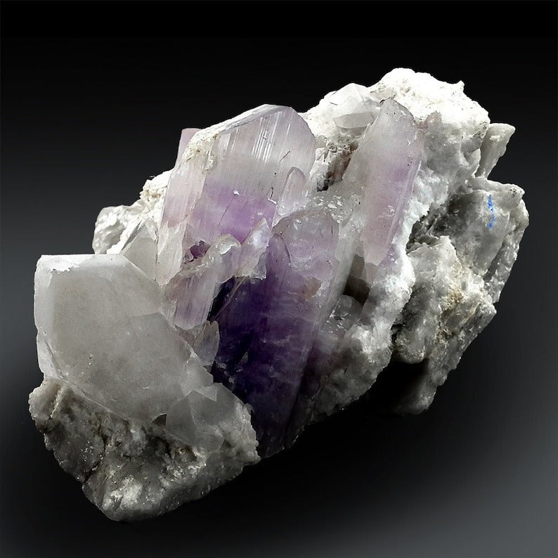 Natural Kunzite Crystals with Quartz Mineral Specimen from Nuristan Afghanistan - 965 gram , 134*98*88 mm
