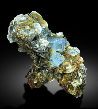 Aquamarine Crystals with Muscovite Mica, Aquamarine Cluster, Crystal Cluster, Aquamarine Specimen, Mineral Specimen, Raw Aquamarine,580 gram