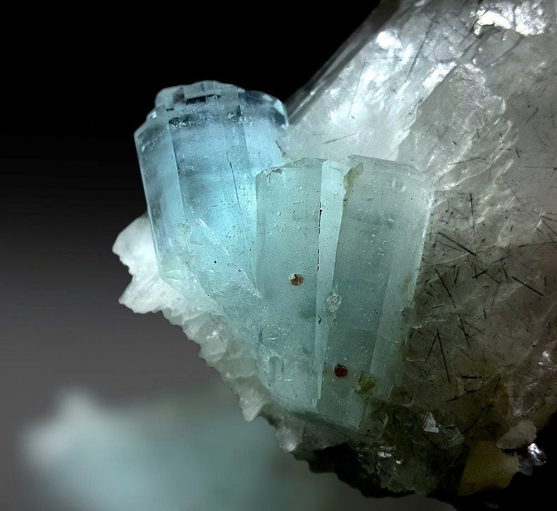 Aquamarine Crystals Cluster on Japan Law Cathedral Quartz, Natural Aquamarine, Aquamarine Mineral Specimen 485 Gram