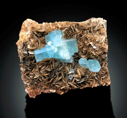 Museum Grade Aquamarine Specimen | Aquamarine Crystals Cluster | Aquamarine stone | Aquamarine for sale | Mineral Specimen | Muscovite Mica- 7.5 kg