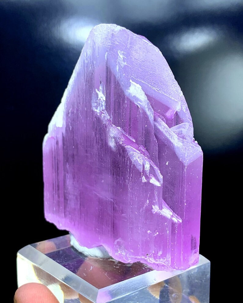 Pink Kunzite Crystal, Natural Kunzite Crystal, Kunzite stone, Kunzite Gemstone, Kunzite for sale, Raw Kunzite, Healing Crystal, 234 g