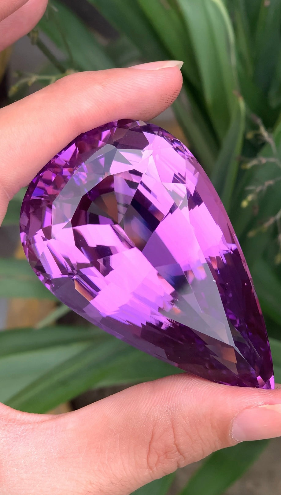 Deep Pink Kunzite Gemstone from Afghanistan – 477 Ct Museum Size Collector Gem – Investment Stone