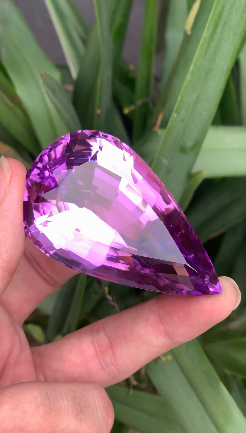 Deep Pink Kunzite Gemstone from Afghanistan – 477 Ct Museum Size Collector Gem – Investment Stone