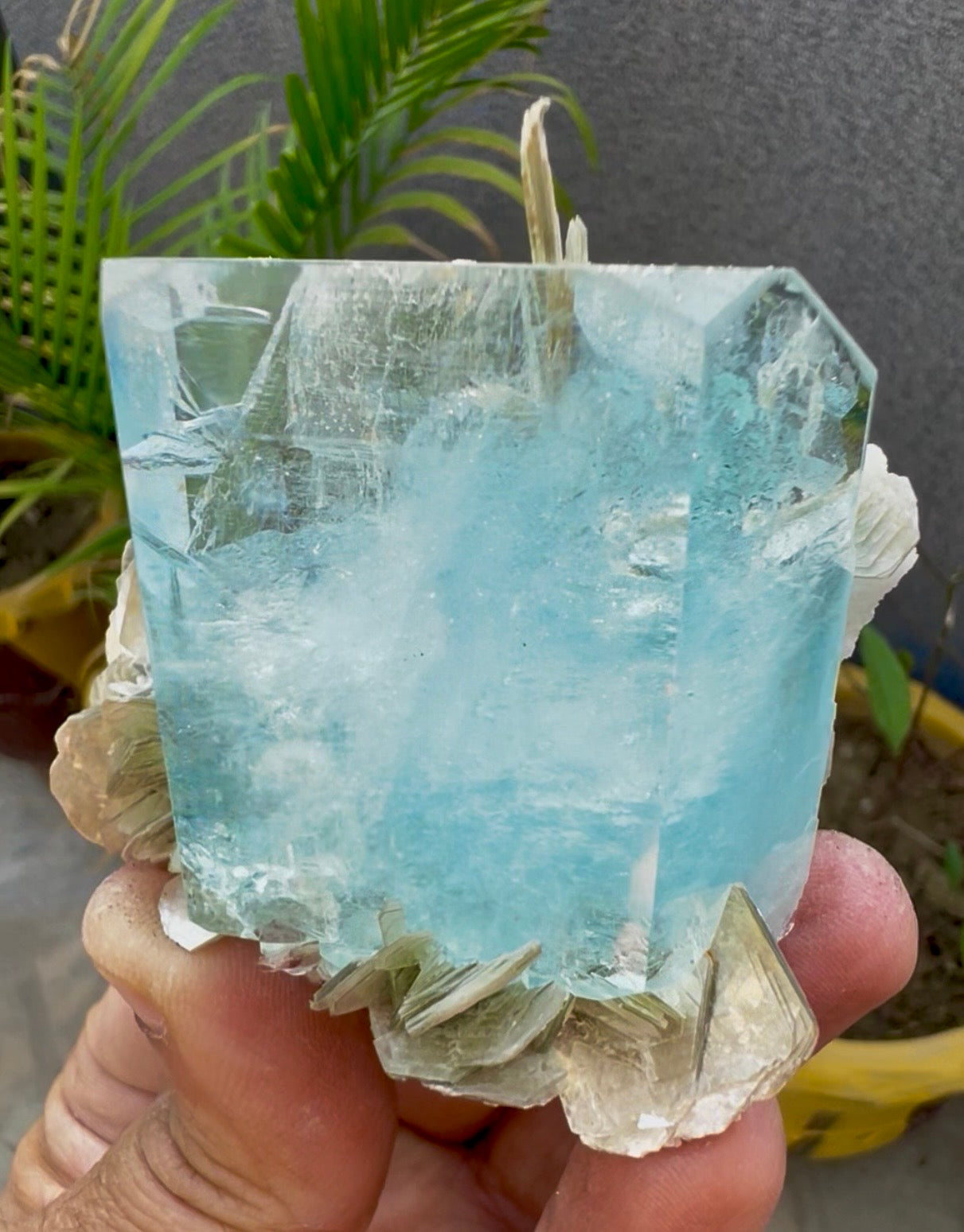 Aquamarine crystal with Mica from Pakistan, 114 gram