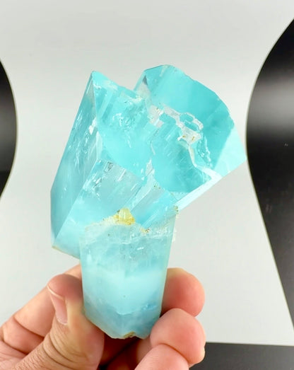 Aquamarine crystal from Pakistan, 166 gram