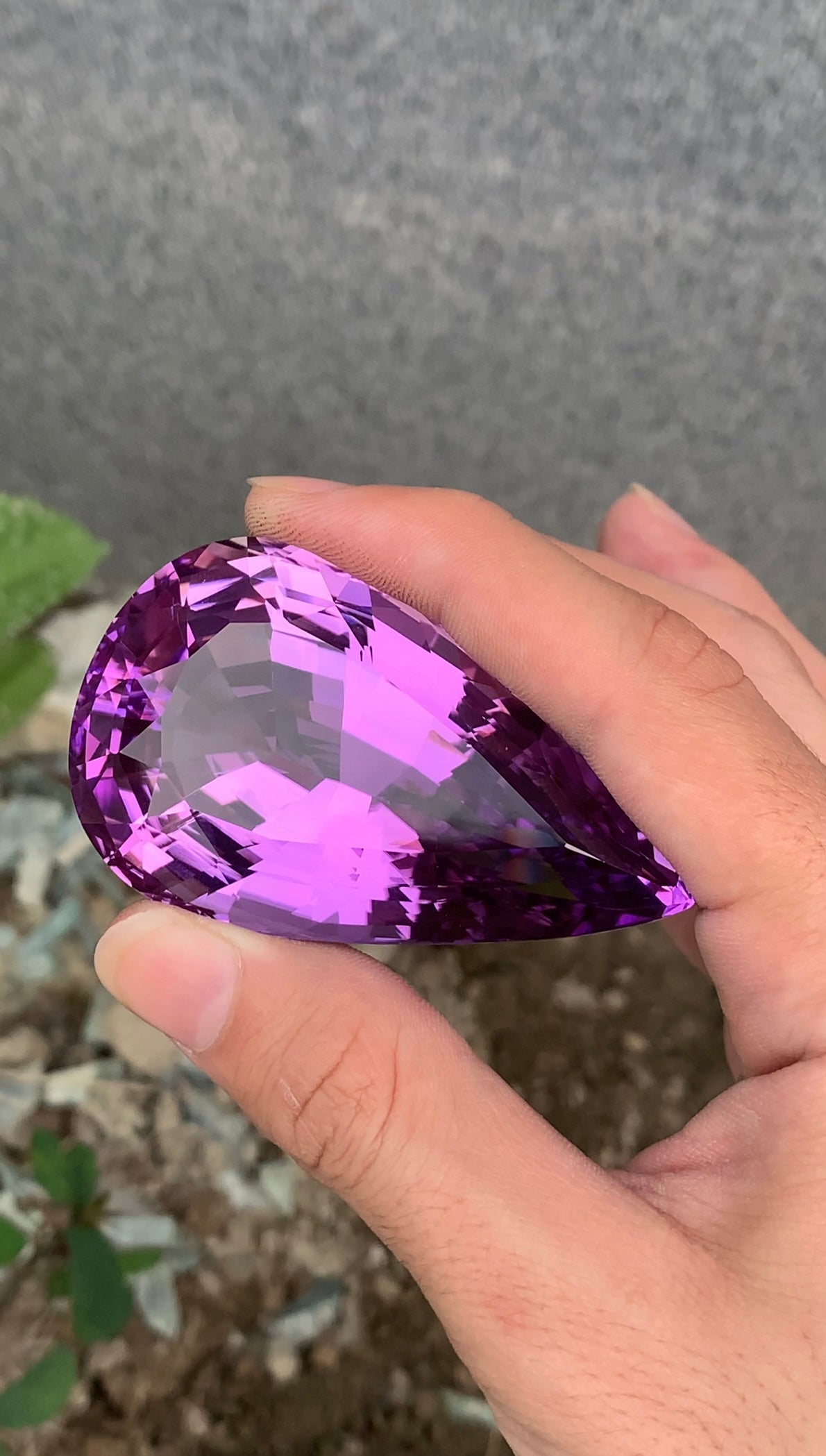 Deep Pink Kunzite Gemstone from Afghanistan – 477 Ct Museum Size Collector Gem – Investment Stone