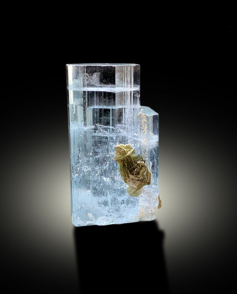 Natural Sky Blue Color Aquamarine Crystal, Aquamarine with Mica, Aquamarine from Shigar valley Skardu Pakistan - 49 gram