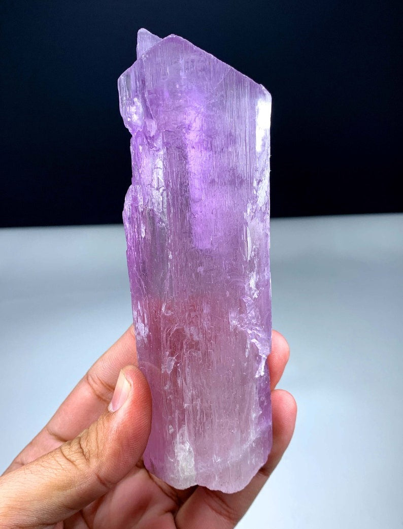 Natural Pink Color Kunzite Crystal, Raw Kunzite Stone, Crystal Sepcimen, Kunzite Gemstone, Kunzite Crystal from Afgahnistan - 417 gram