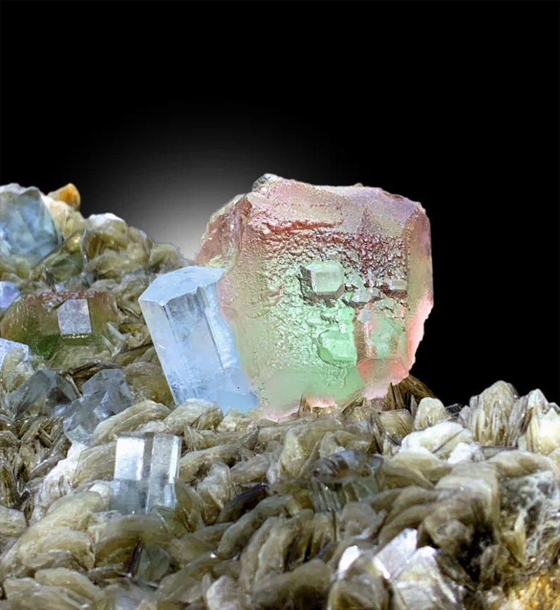 Fluorite with Aquamarine Crystals and Mica Specimen | Bicolor Fluorite | Aquamarine Specimen | Museum Grade Specimen | Raw Gemstone | 3325 g