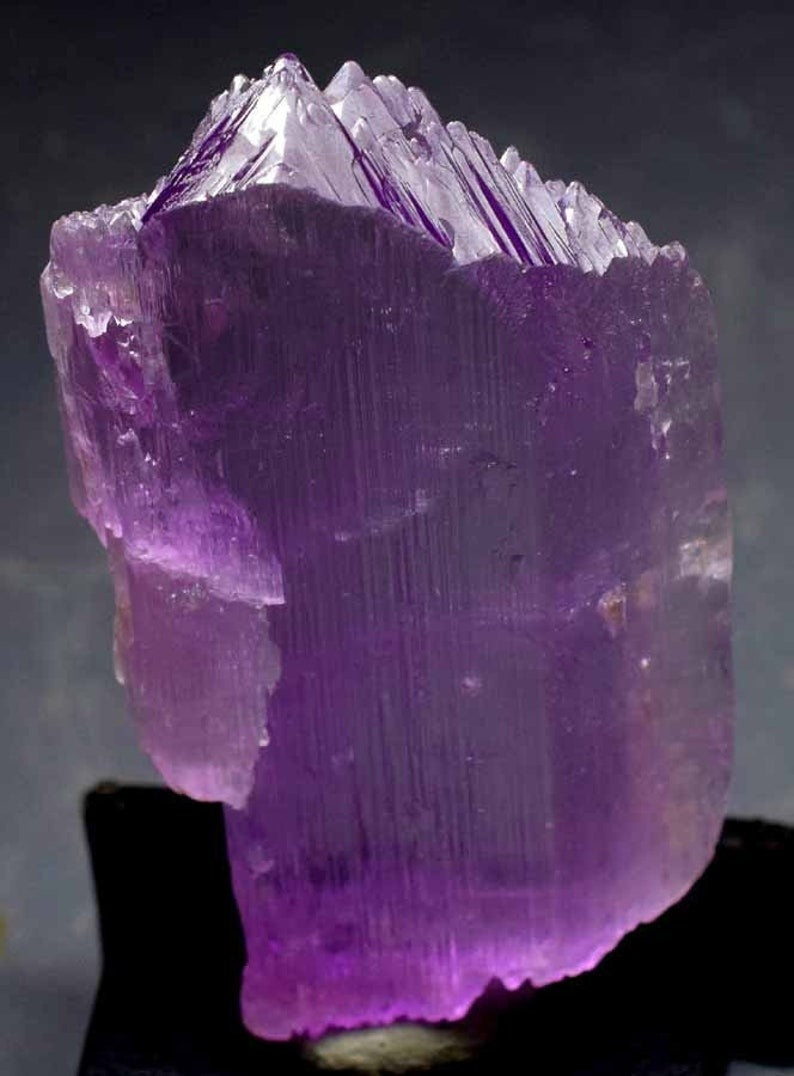 Kunzite Crystal, Damage Free Pink Kunzite Crystal with Complex Mountain Shape Terminations, Kunzite Gemstonw, Raw Kunzite 126 g, 86*48*15 mm