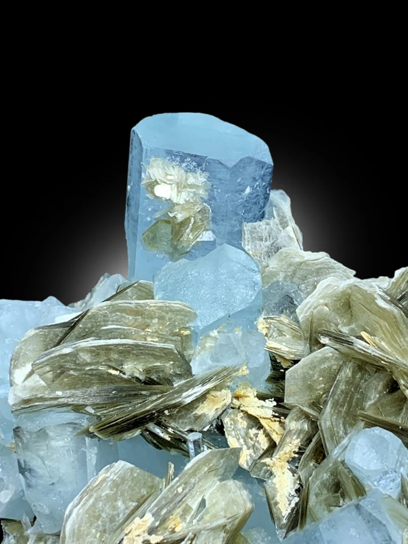 Aquamarine Cluster, Aquamarine Crystals with Mica, Aquamarine Specimen, Muscovite Mica, Crystal Cluster, Mineral Specimen, 830 gram