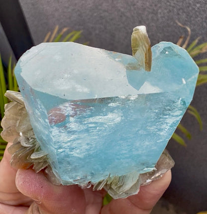 Aquamarine crystal with Mica from Pakistan, 114 gram
