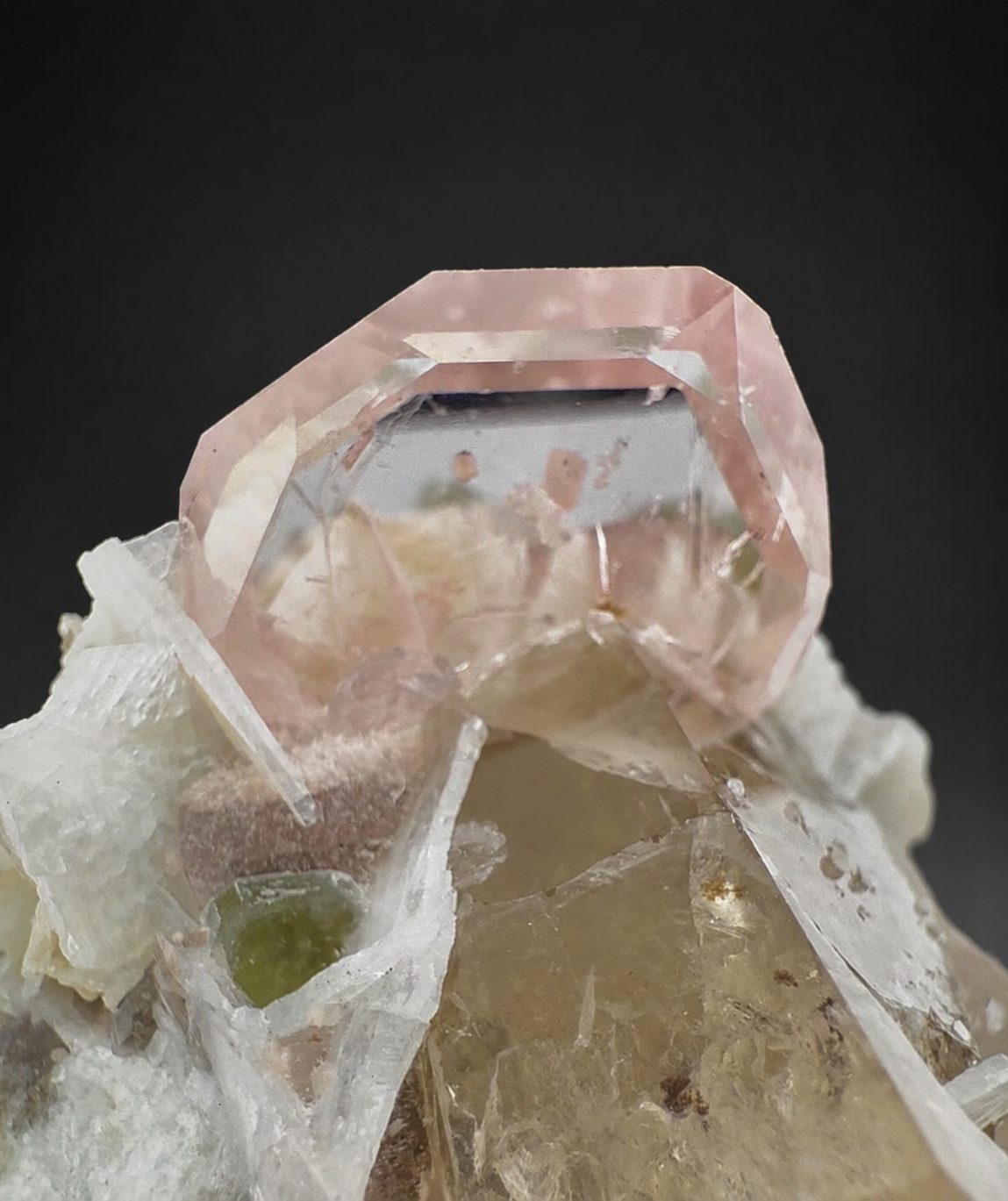 Morganite, Green Apatite, Smoky Quartz ans Clevelandite Albite Combo Specimen from Afghanistan, 266 gram