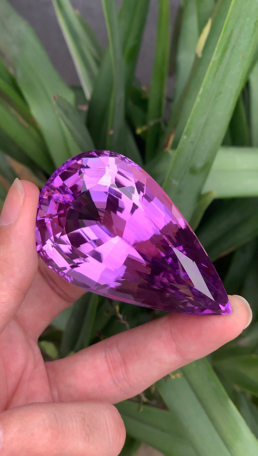 Deep Pink Kunzite Gemstone from Afghanistan – 477 Ct Museum Size Collector Gem – Investment Stone