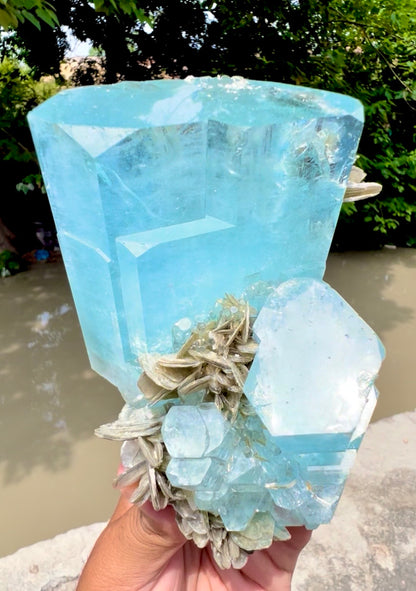 Aquamarine with Muscovite from Pakistan, 738 gram