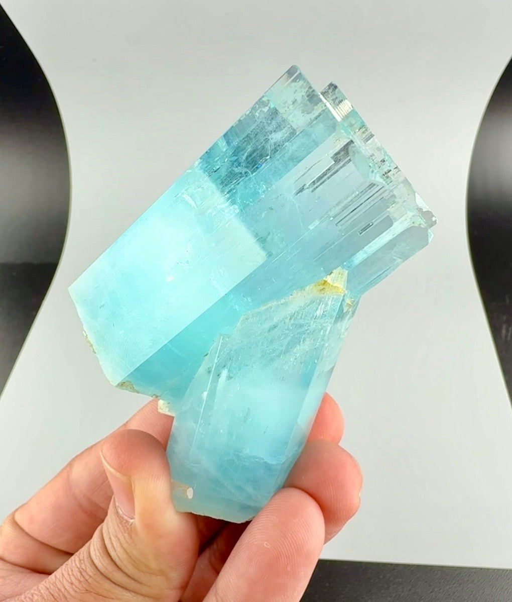 Aquamarine crystal from Pakistan, 166 gram
