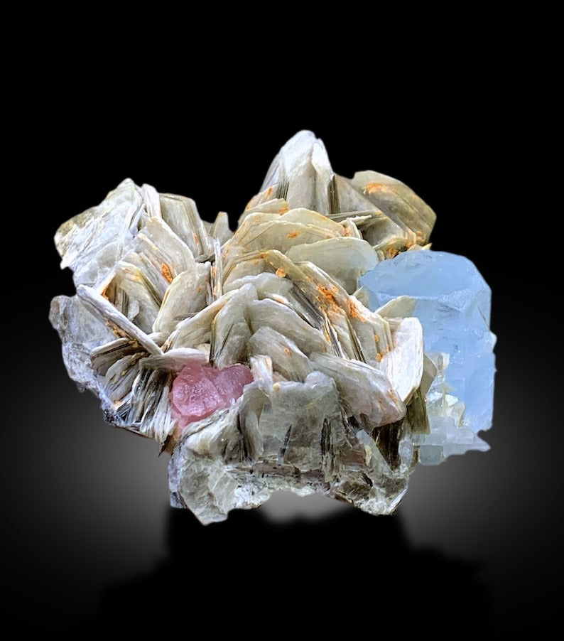 Natural Blue Color Aquamarine with Pink Apatite and Muscovite Mica, Aquamarine Specimen from Gilgit Baltistan, Pakistan - 261 gram