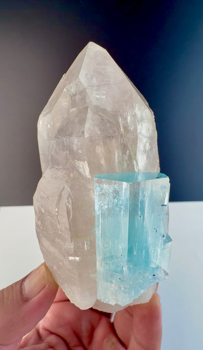 Aquamarine with Quartz from Pakistan, 688 gram