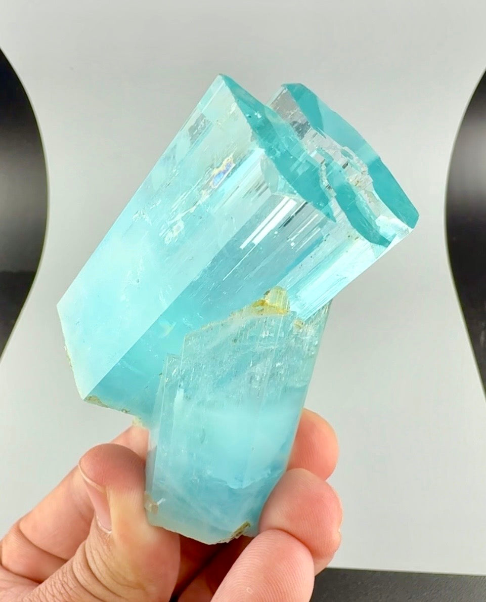 Aquamarine crystal from Pakistan, 166 gram