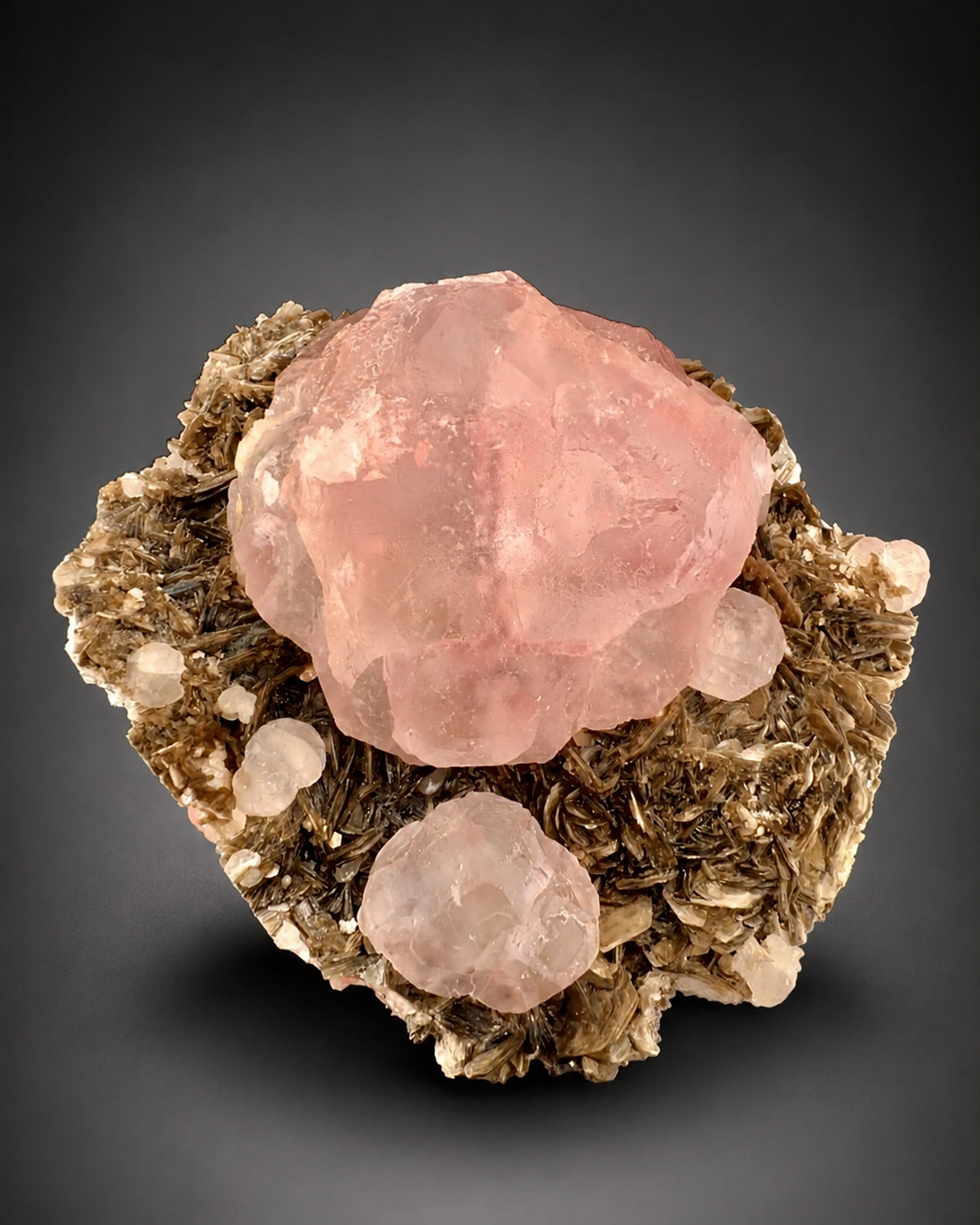 Pink Fluorite on Mica Matrix from Chumar Bakhoor Pakistan, 1619 gran