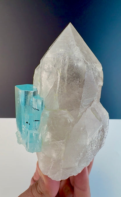 Aquamarine with Quartz from Pakistan, 688 gram