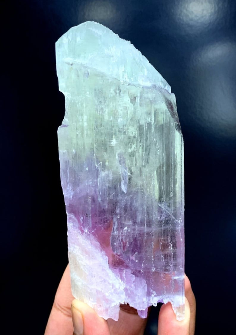 Bicolor Kunzite Crystal, Natural Kunzite, Kunzite stone, Pink Kunzite, Kunzite for sale, Raw Kunzite, Mineral Specimen, Healing Stone, 449 g