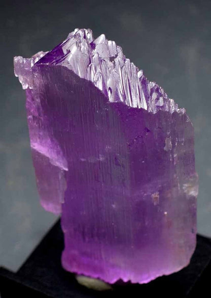 Kunzite Crystal, Damage Free Pink Kunzite Crystal with Complex Mountain Shape Terminations, Kunzite Gemstonw, Raw Kunzite 126 g, 86*48*15 mm