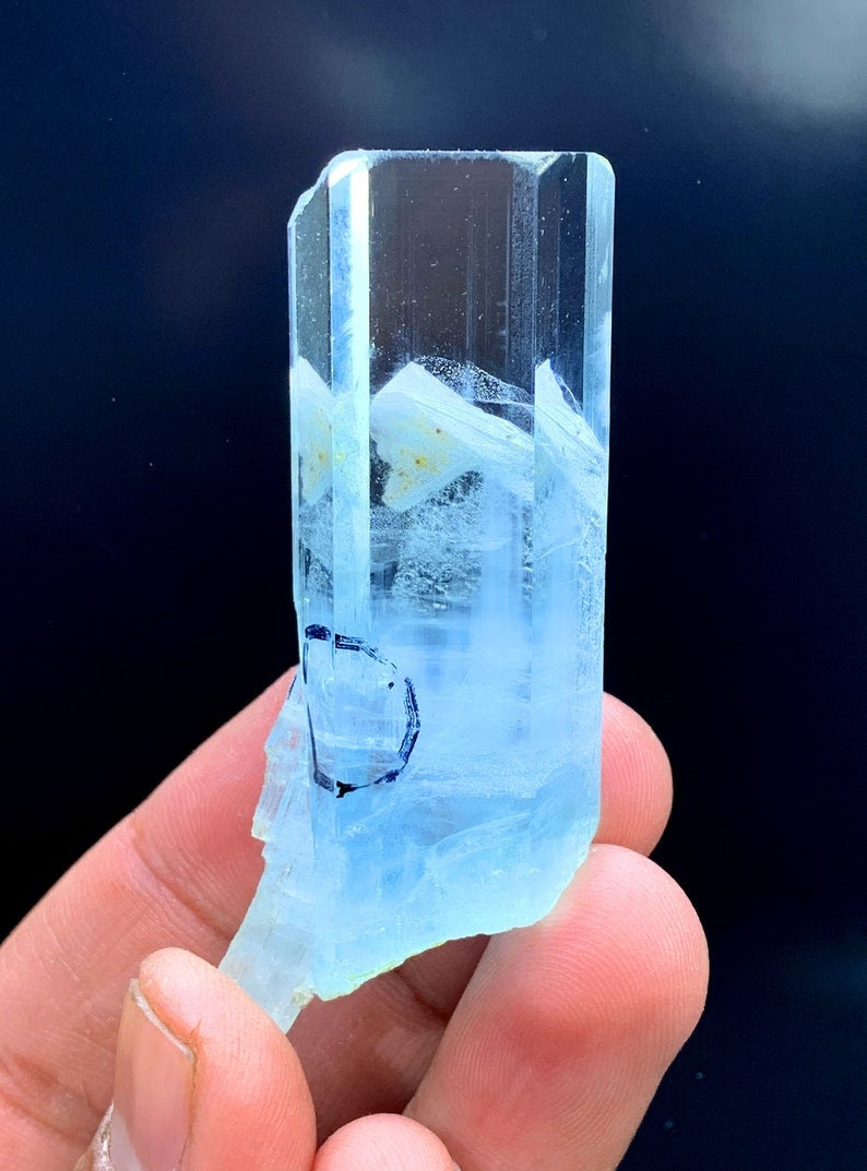 Enhydro Transparent Gem Grade Sky Blue Color Aquamarine Crystal, Raw Mineral, Aquamarine Gemstone, Aquamarine Specimen - 53 gram