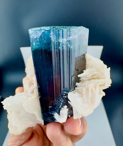 Blue Cap Tourmaline with Cleavlandite Albite from Afghanistan, 310 gran