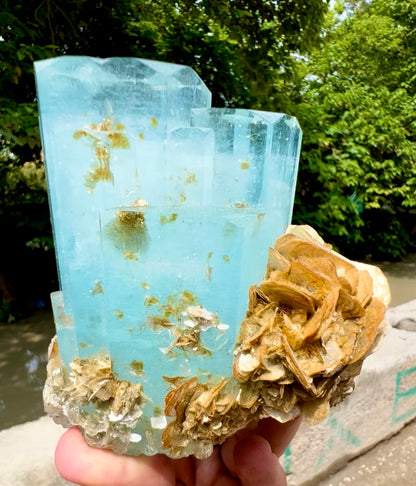 Aquamarine with Muscovite Mica from Pakistan, 543 gram