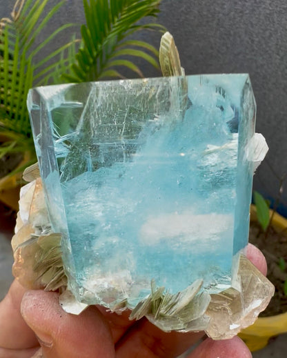 Aquamarine crystal with Mica from Pakistan, 114 gram