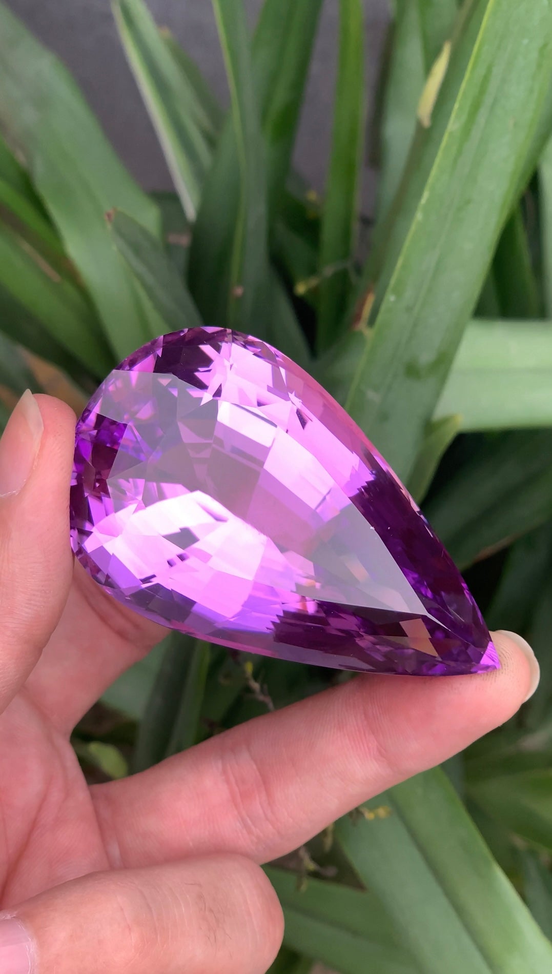 Deep Pink Kunzite Gemstone from Afghanistan – 477 Ct Museum Size Collector Gem – Investment Stone