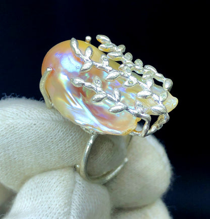 Adjustable baroque pearl ring everyday wear
Handmade pearl ring Italy organic pearl shape