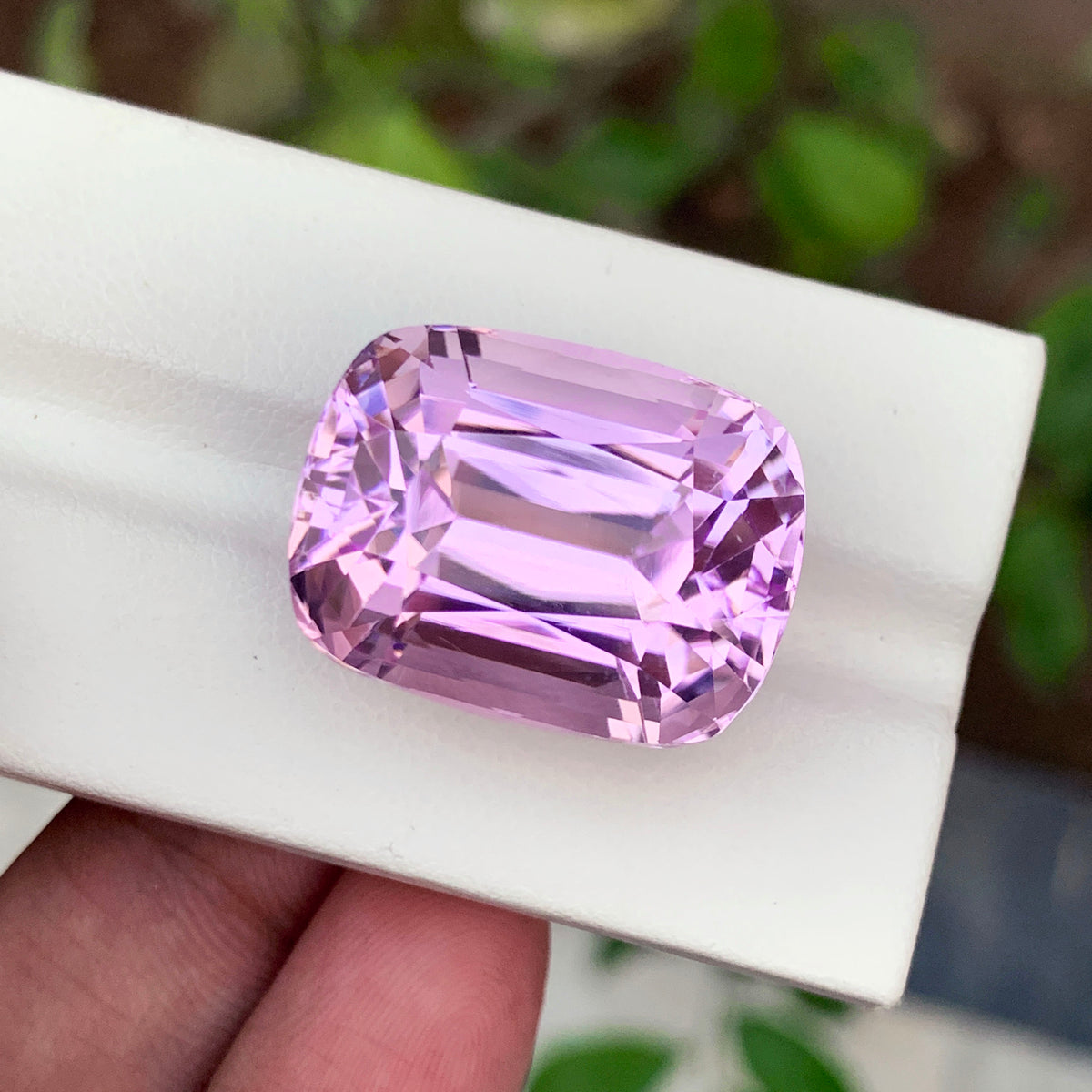 Afghanistan kunzite gemstone under natural light
Natural untreated kunzite gemstone